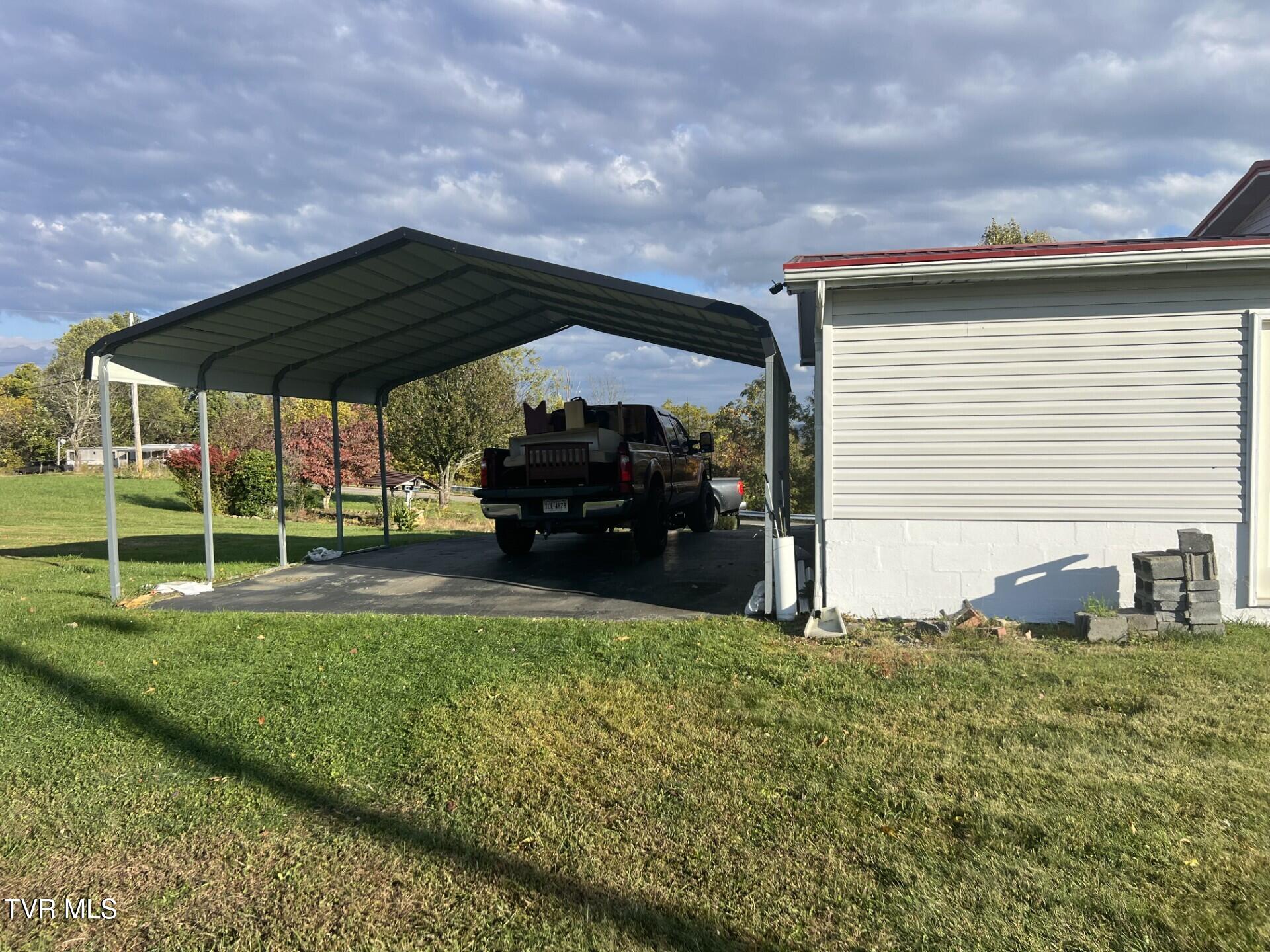 7049 DC Caney Ridge Road Coeburn, VA 24230 - Photo 34 of 35 Carport