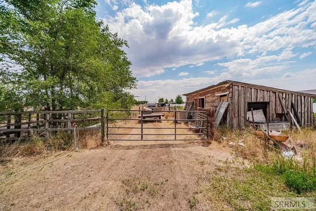 $450,000 | 21 South 600 West, Blackfoot, ID 83221