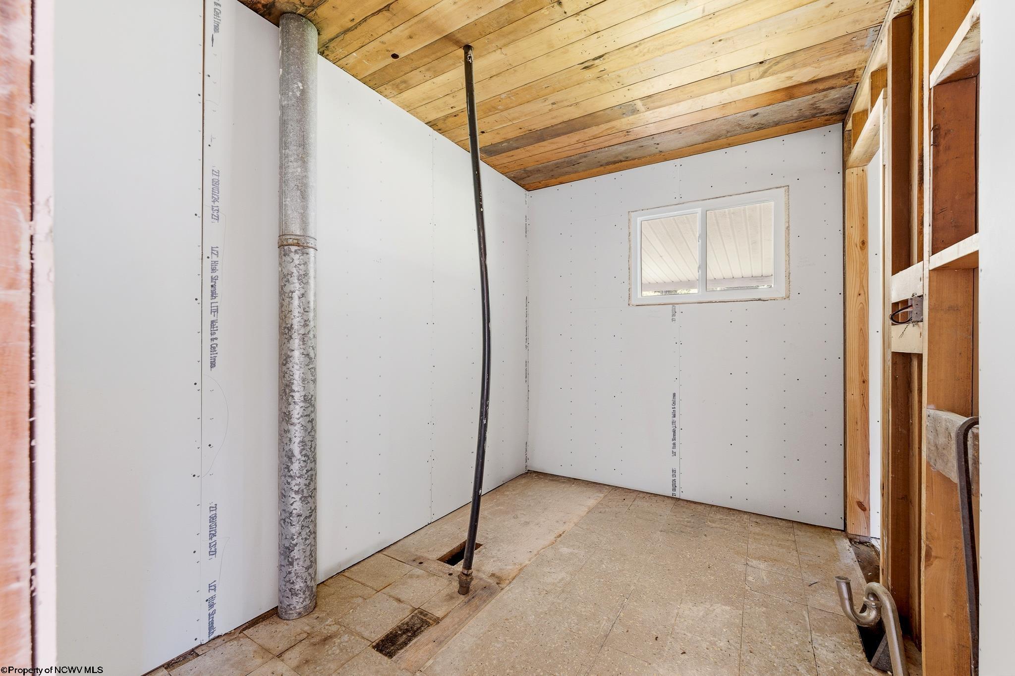 79 Liming Ridge Road Burton, WV 26562 - Photo 6 of 35 Gallery Image 6