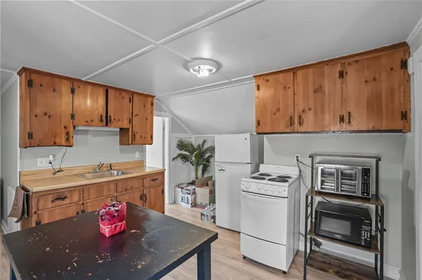 $1,395,000 | 32 Houston Avenue, Newport, RI 02840