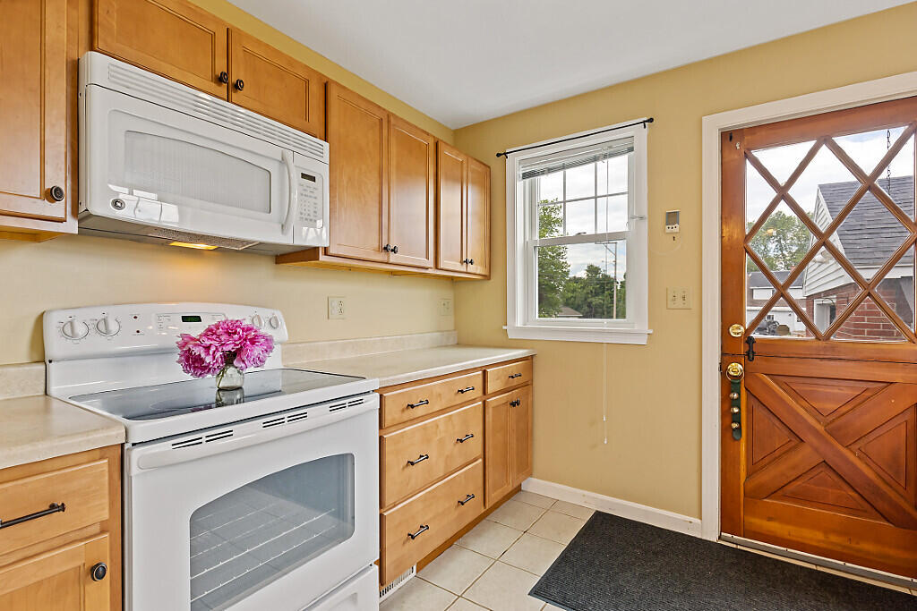 67 River Road Benton, ME 04901 - Photo 7 of 41 38_BP5A2966_DxO_mls