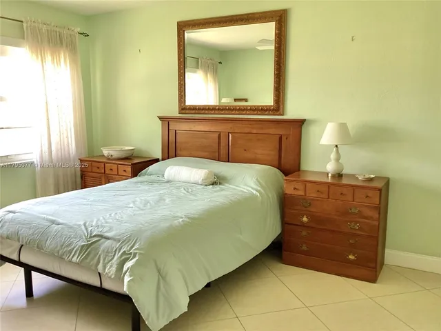 $2,000 | 8962 South Hollybrook Boulevard, Unit 305, Pembroke Pines, FL 33025