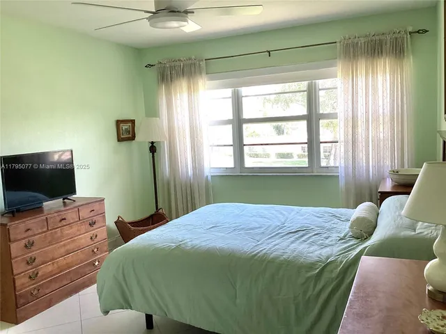 $2,000 | 8962 South Hollybrook Boulevard, Unit 305, Pembroke Pines, FL 33025