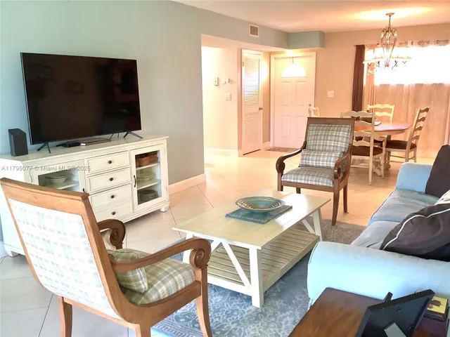 $2,000 | 8962 South Hollybrook Boulevard, Unit 305, Pembroke Pines, FL 33025