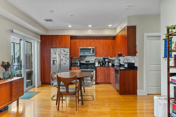 $4,700 | 200 Silver Street, Unit 5, Boston, MA 02127