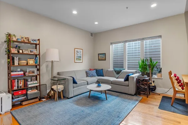 $4,700 | 200 Silver Street, Unit 5, Boston, MA 02127