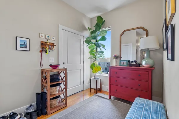 $4,700 | 200 Silver Street, Unit 5, Boston, MA 02127