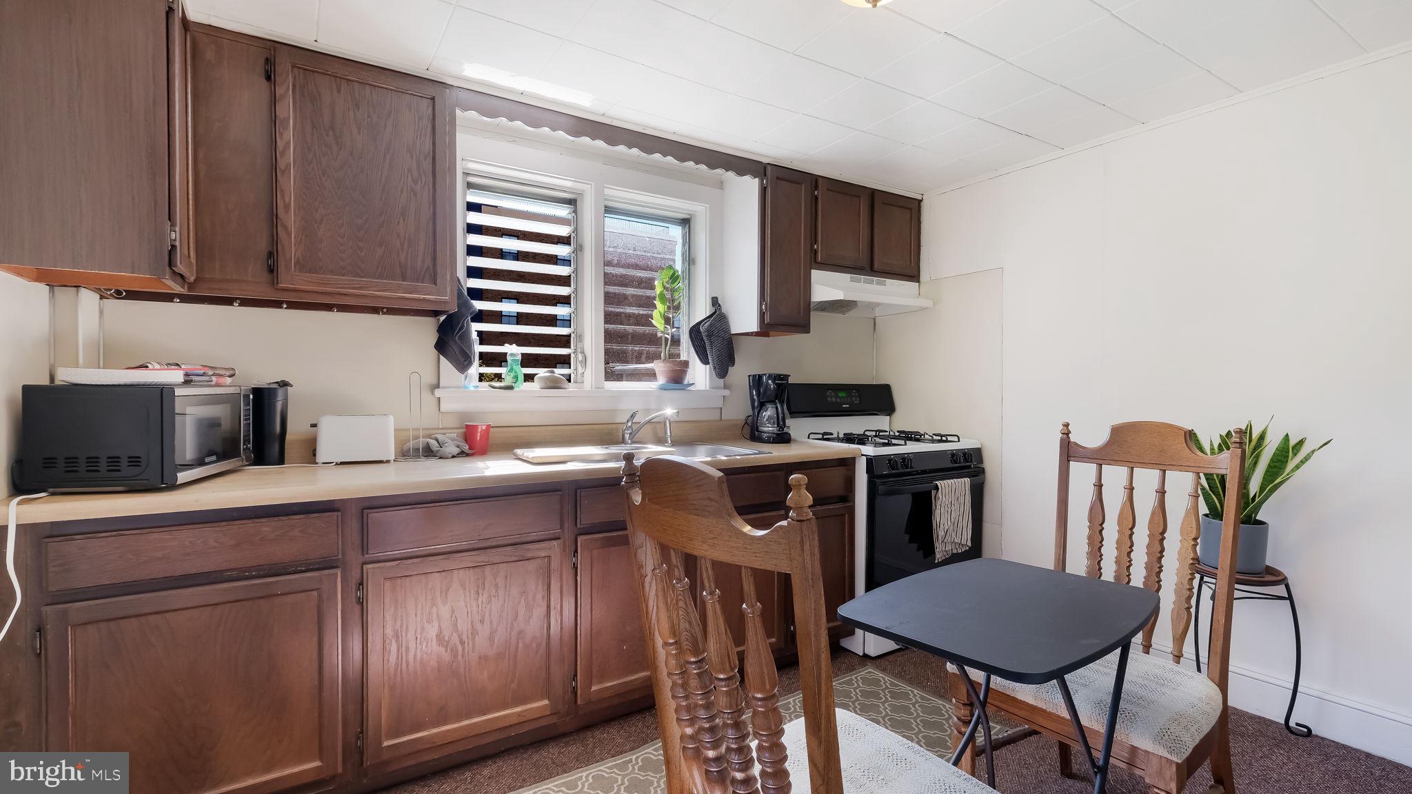 285 North Main Street Doylestown, PA 18901 - Photo 35 of 53 2nd Floor Rear Apt
Kitchen