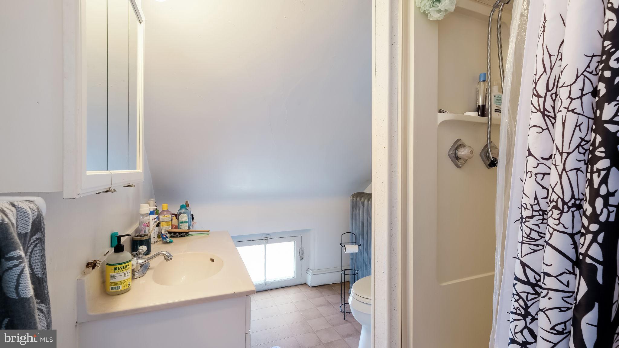 285 North Main Street Doylestown, PA 18901 - Photo 45 of 53 3rd Floor Apt Bathroom