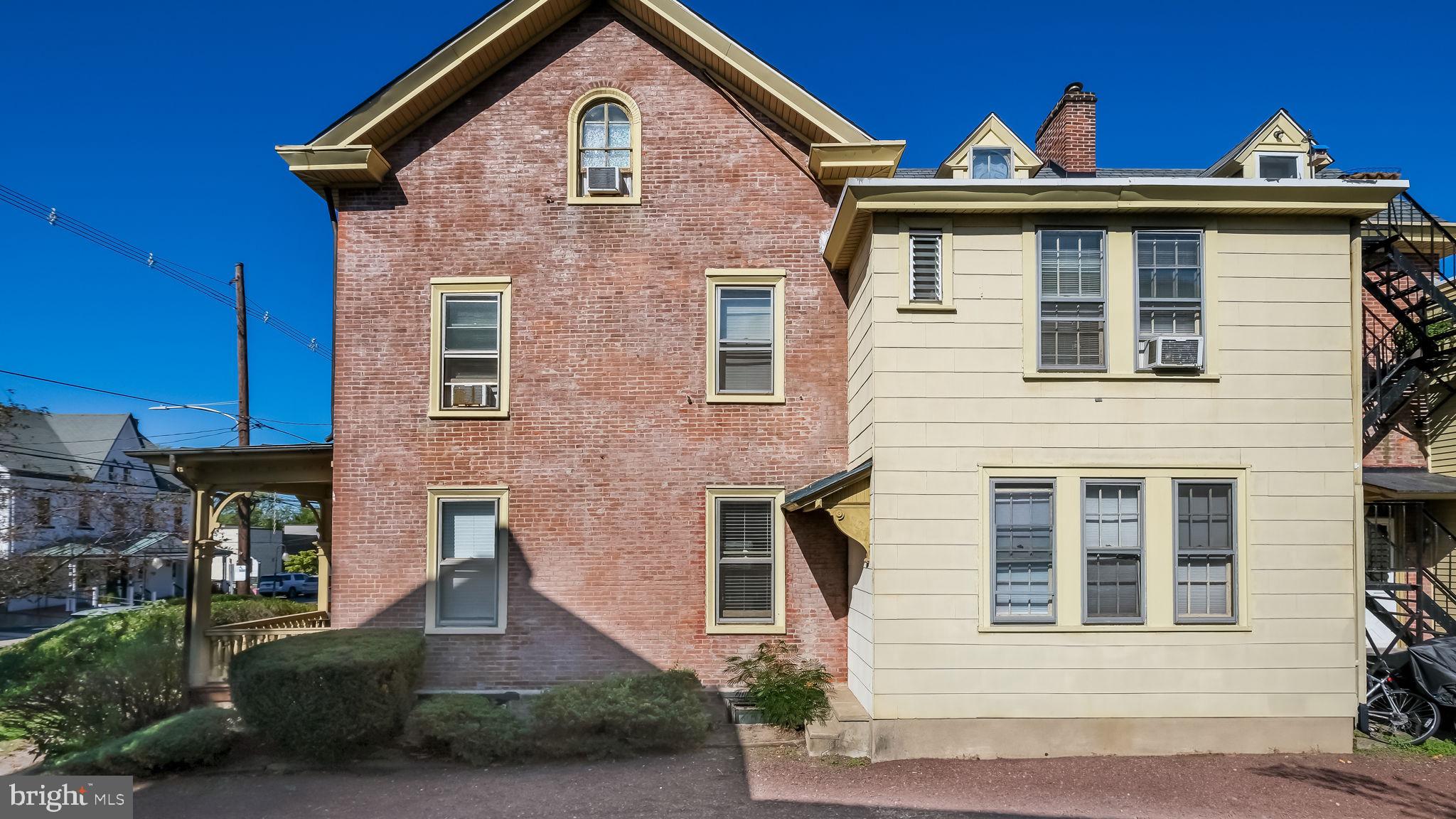 285 North Main Street Doylestown, PA 18901 - Photo 7 of 53 Driveway Side View