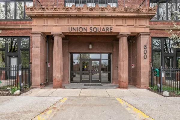 $2,500 | 600 Broadway Avenue Northwest, Unit 220, Grand Rapids, MI 49504