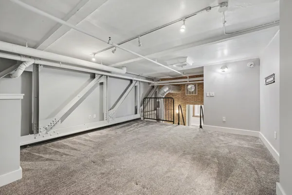 $2,500 | 600 Broadway Avenue Northwest, Unit 220, Grand Rapids, MI 49504