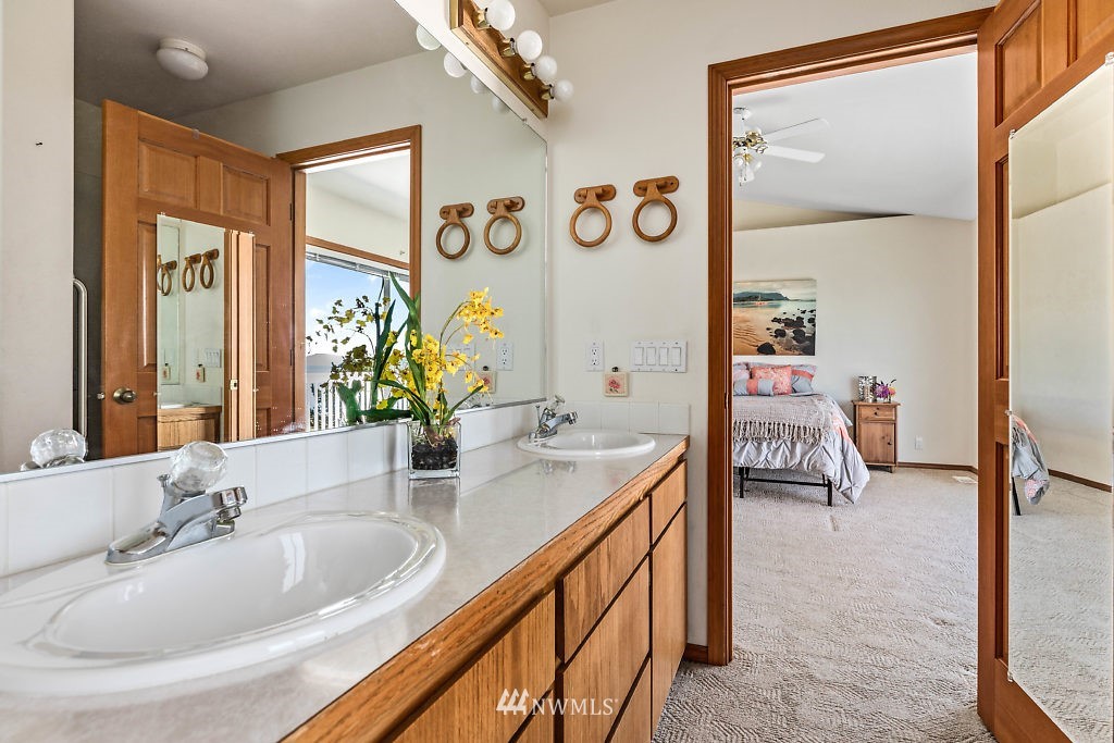 2013 West Beach Road Oak Harbor, WA 98277 - Photo 13 of 25 Gallery Image 13