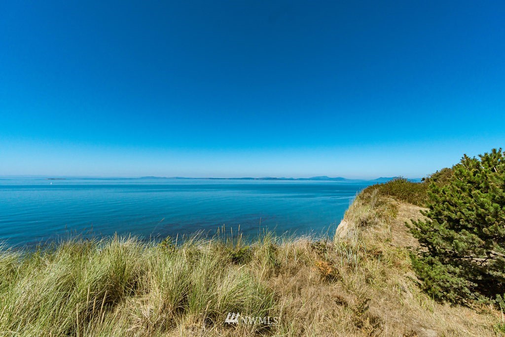 2013 West Beach Road Oak Harbor, WA 98277 - Photo 3 of 25 Gallery Image 3