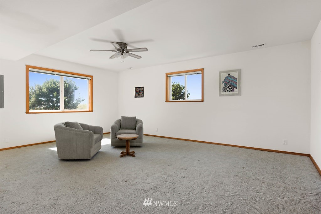 2013 West Beach Road Oak Harbor, WA 98277 - Photo 21 of 25 Gallery Image 21
