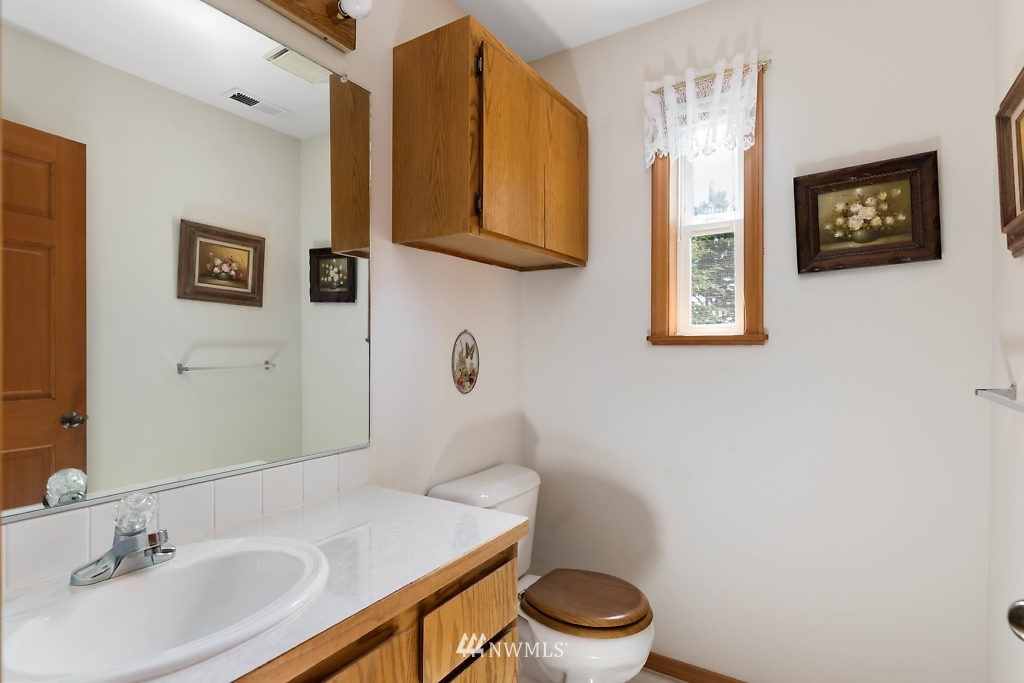 2013 West Beach Road Oak Harbor, WA 98277 - Photo 22 of 25 Gallery Image 22