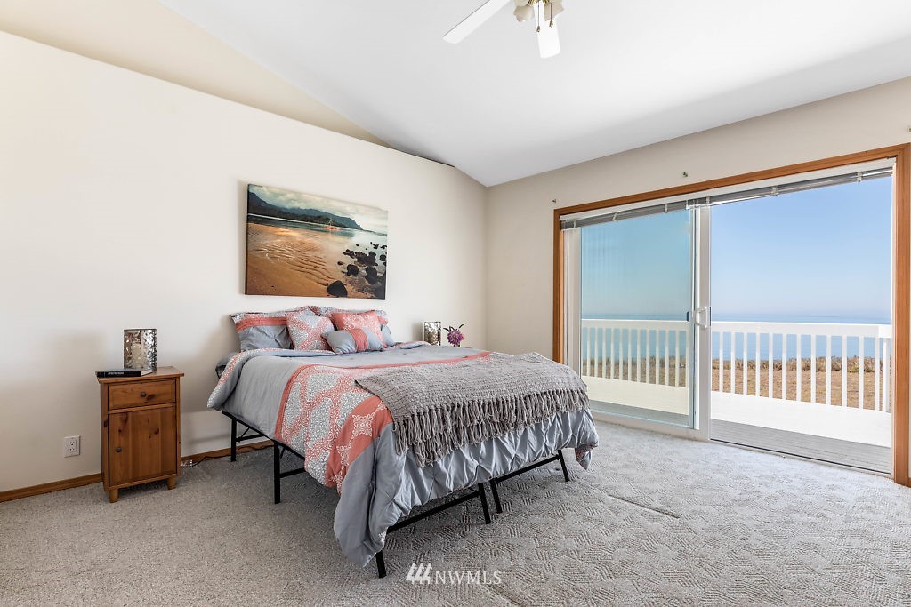 2013 West Beach Road Oak Harbor, WA 98277 - Photo 10 of 25 Gallery Image 10