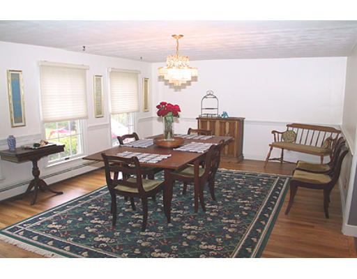 12 Old Farm Road Wayland, MA 01778 - Photo 3 of 11 Gallery Image 3