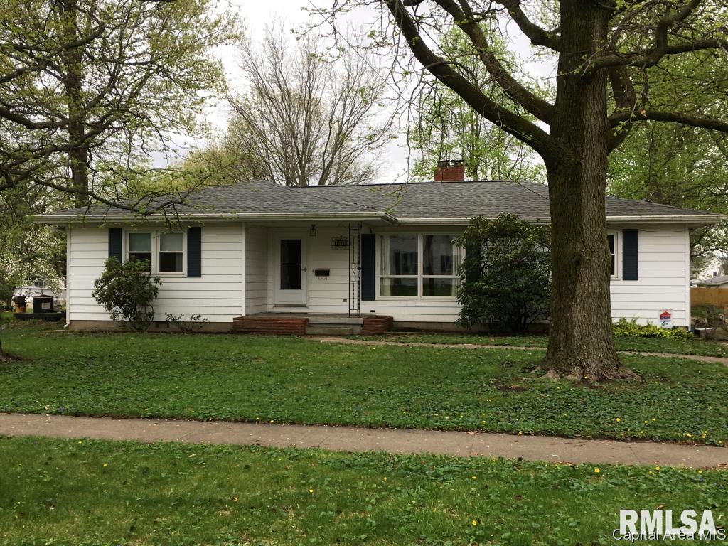 140 East Tanner Street Waverly, IL 62692 - Photo 1 of 18