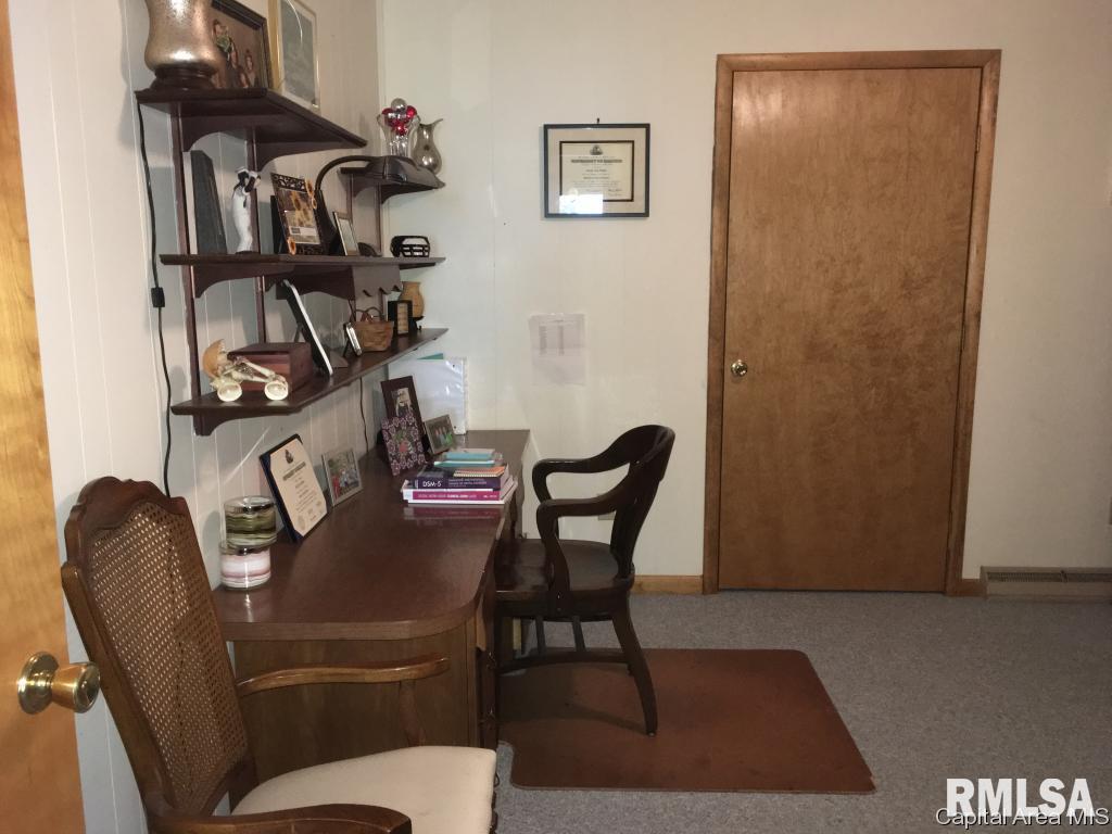 140 East Tanner Street Waverly, IL 62692 - Photo 15 of 18