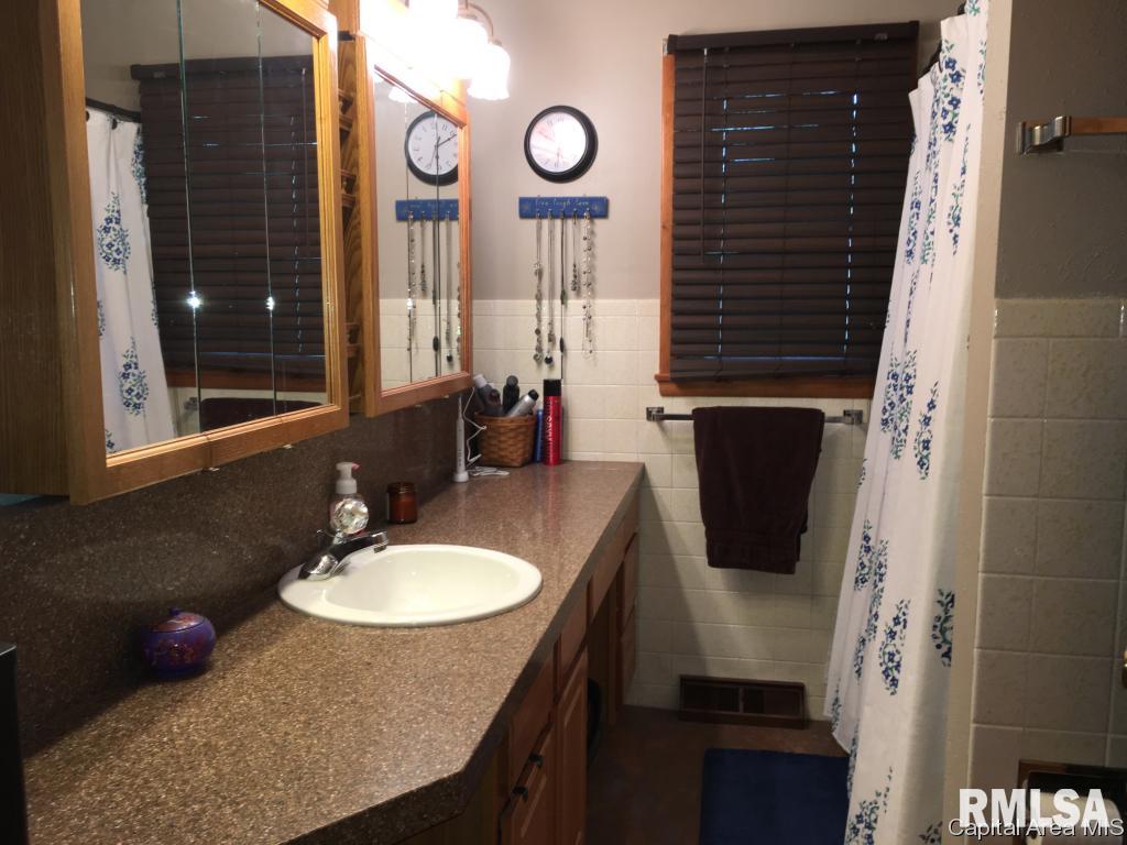 140 East Tanner Street Waverly, IL 62692 - Photo 16 of 18