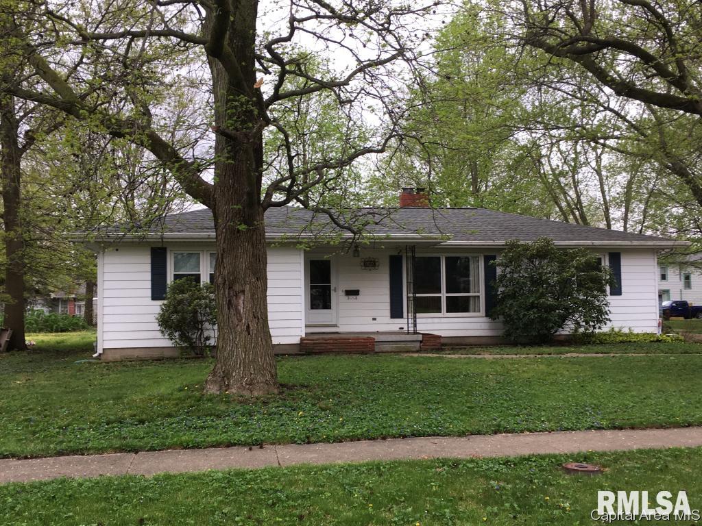 140 East Tanner Street Waverly, IL 62692 - Photo 2 of 18