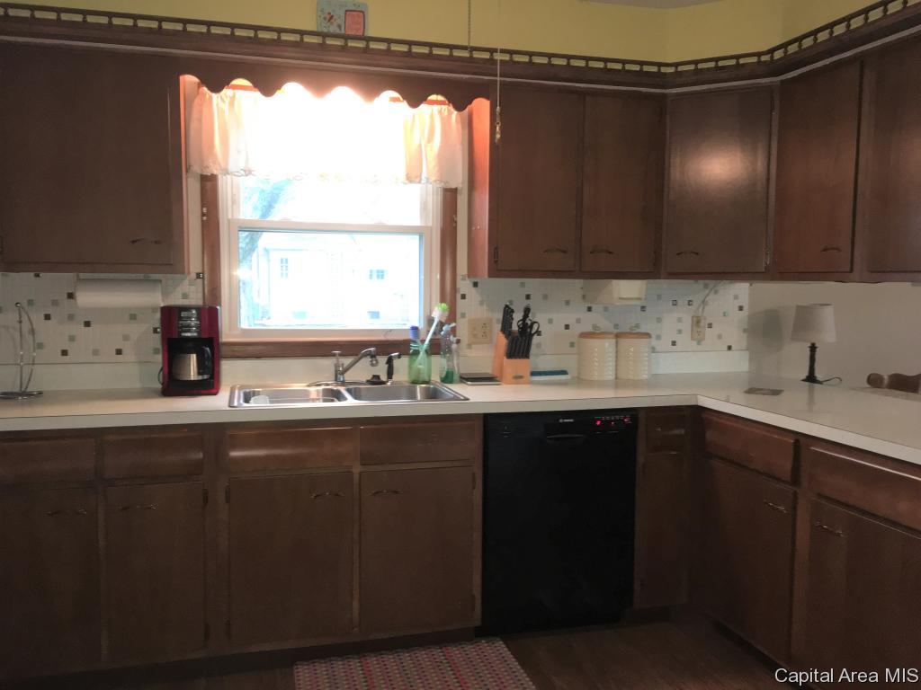 140 East Tanner Street Waverly, IL 62692 - Photo 6 of 18