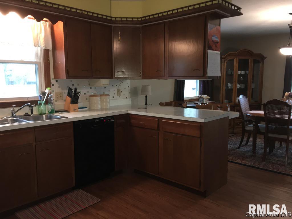140 East Tanner Street Waverly, IL 62692 - Photo 7 of 18