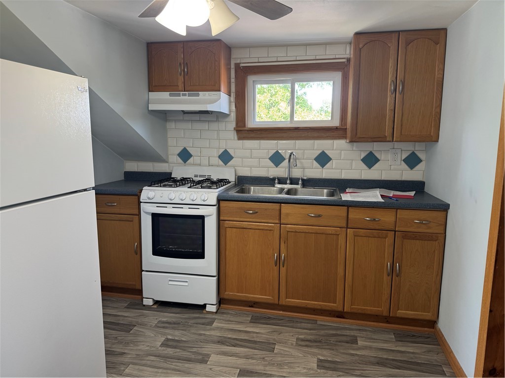 1296 Stafford Road, Unit 2 Tiverton, RI 02878 - Photo 4 of 5