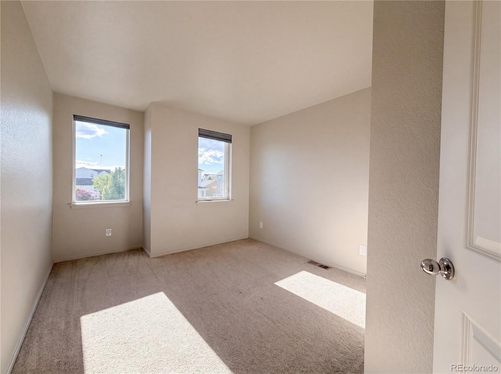 12746 River Rock Way Longmont, CO 80504 - Photo 14 of 40