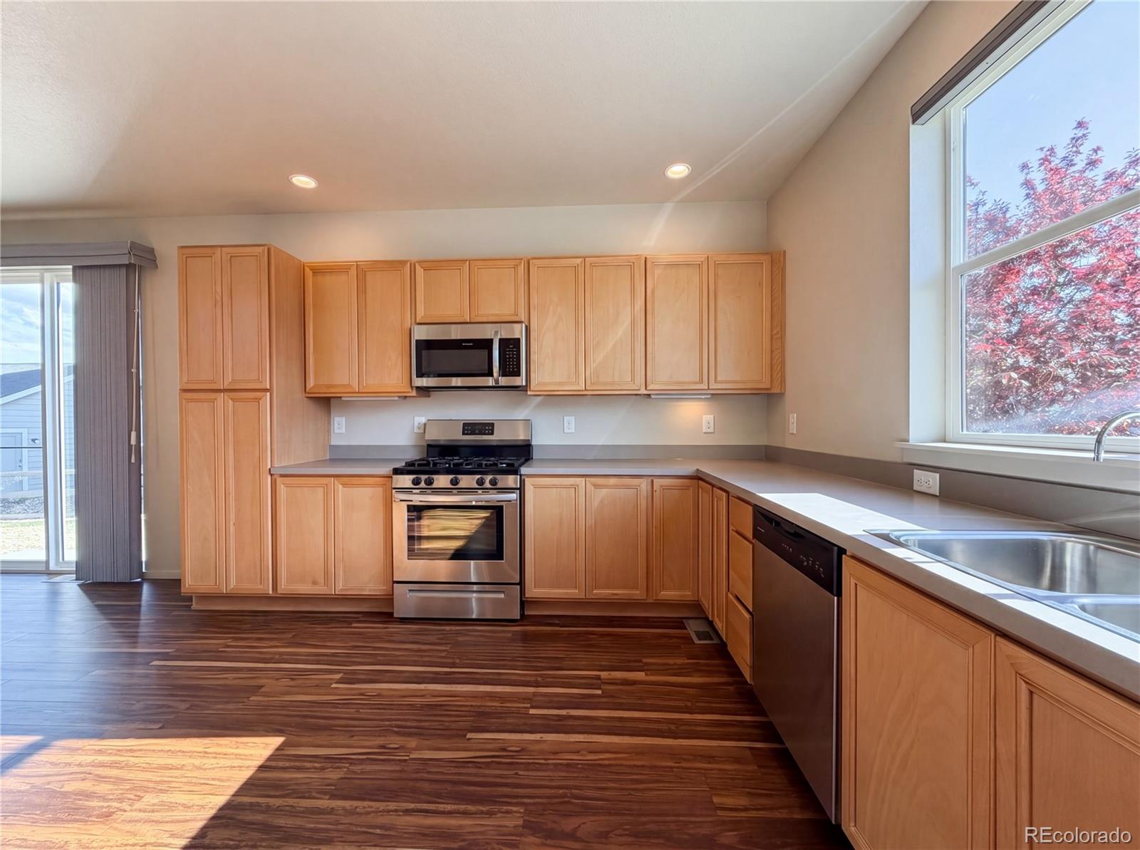 12746 River Rock Way Longmont, CO 80504 - Photo 9 of 40