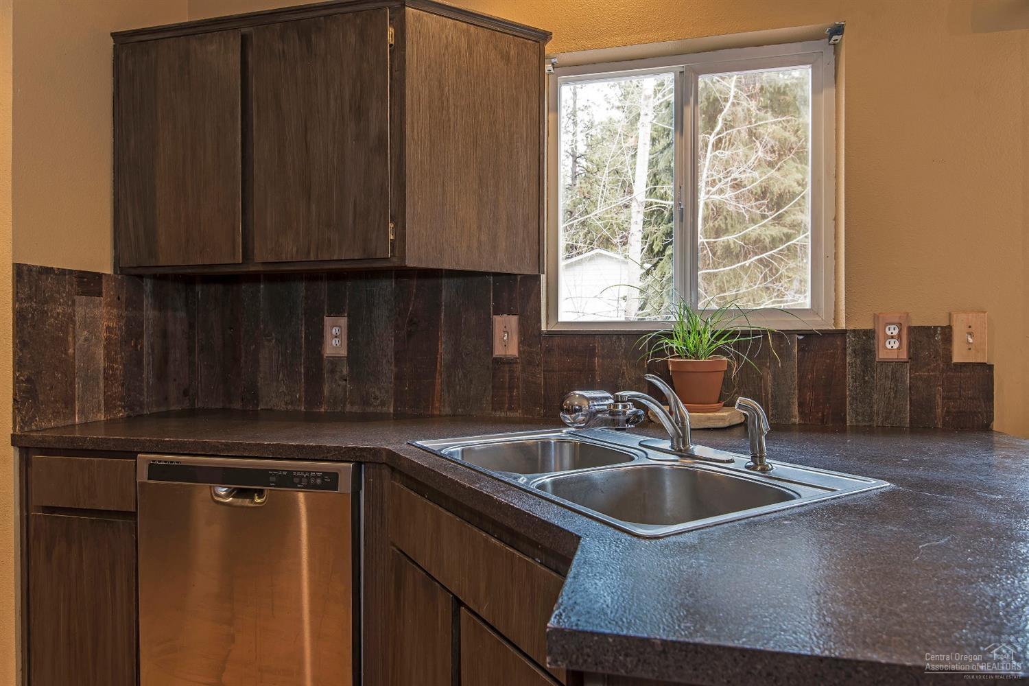 1844 Southwest Forest Ridge Avenue Bend, OR 97702 - Photo 7 of 20 Additional Photo