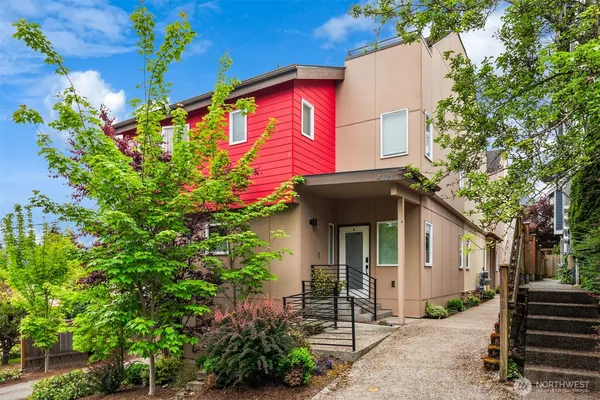 $3,300 | 4321 South Webster Street, Unit E, Seattle, WA 98118