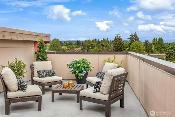 $3,300 | 4321 South Webster Street, Unit E, Seattle, WA 98118