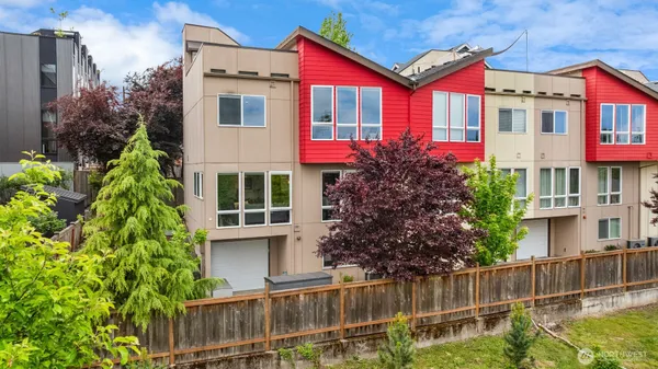 $3,300 | 4321 South Webster Street, Unit E, Seattle, WA 98118