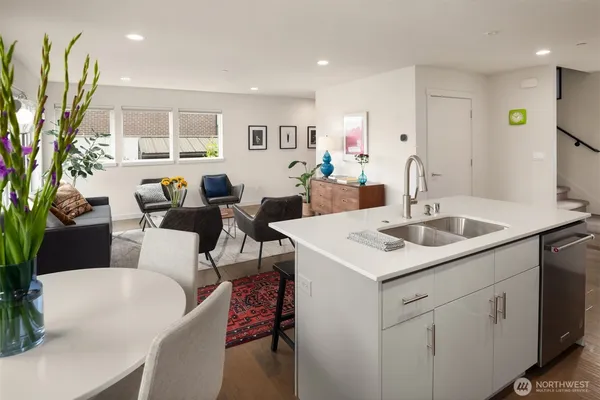 $3,300 | 4321 South Webster Street, Unit E, Seattle, WA 98118