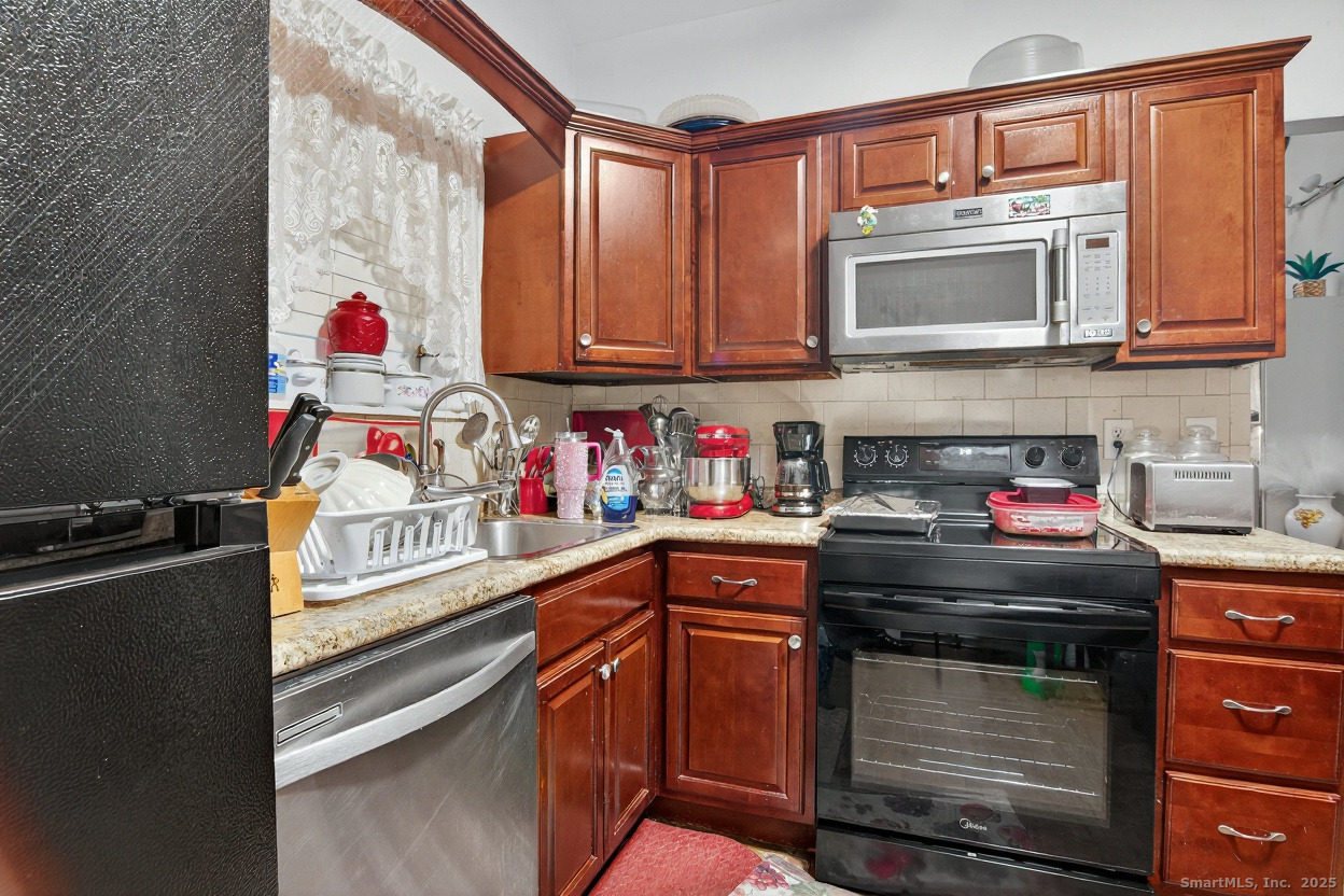 855 Oronoke Road, Unit 2 Waterbury, CT 06708 - Photo 5 of 12