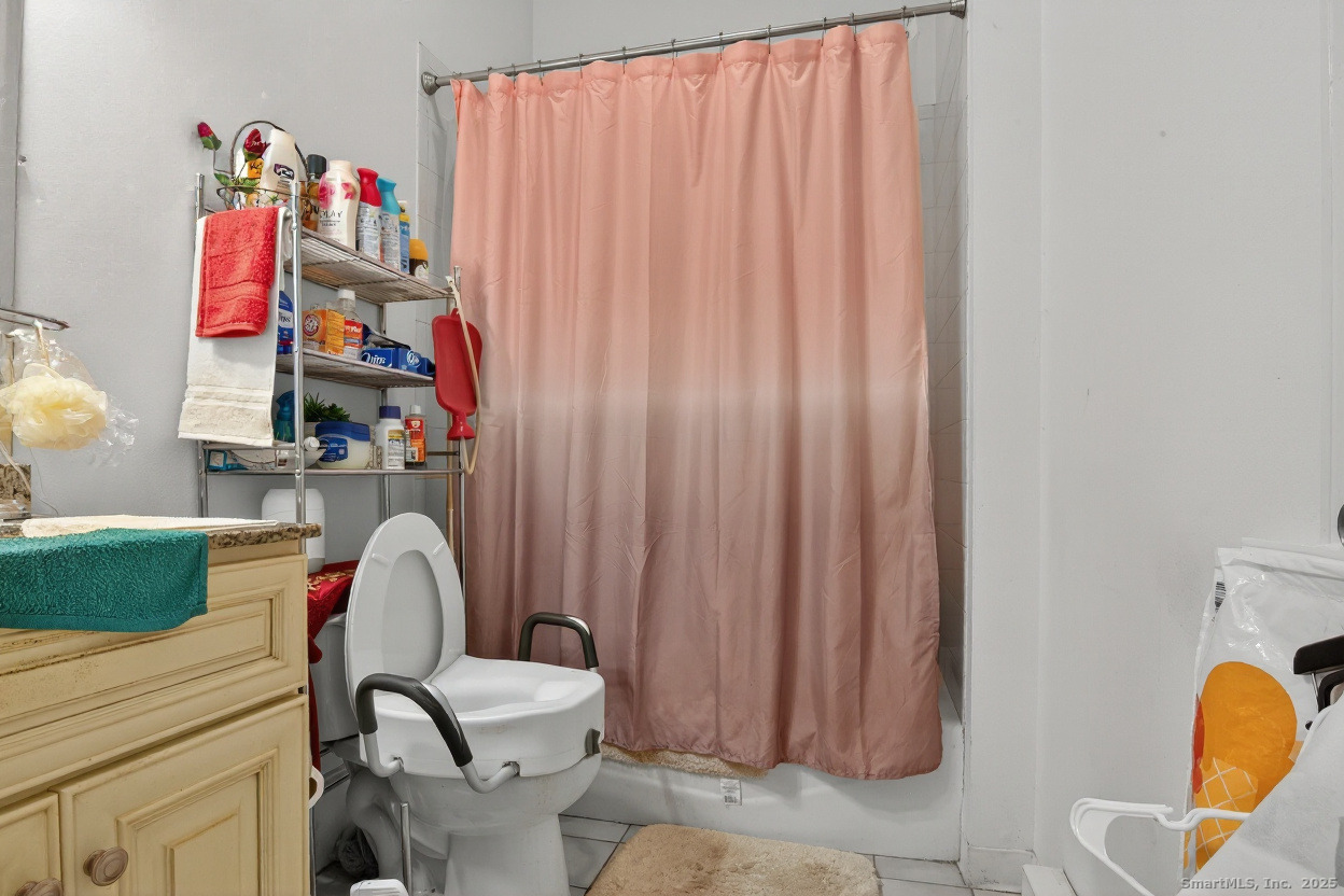 855 Oronoke Road, Unit 2 Waterbury, CT 06708 - Photo 6 of 12