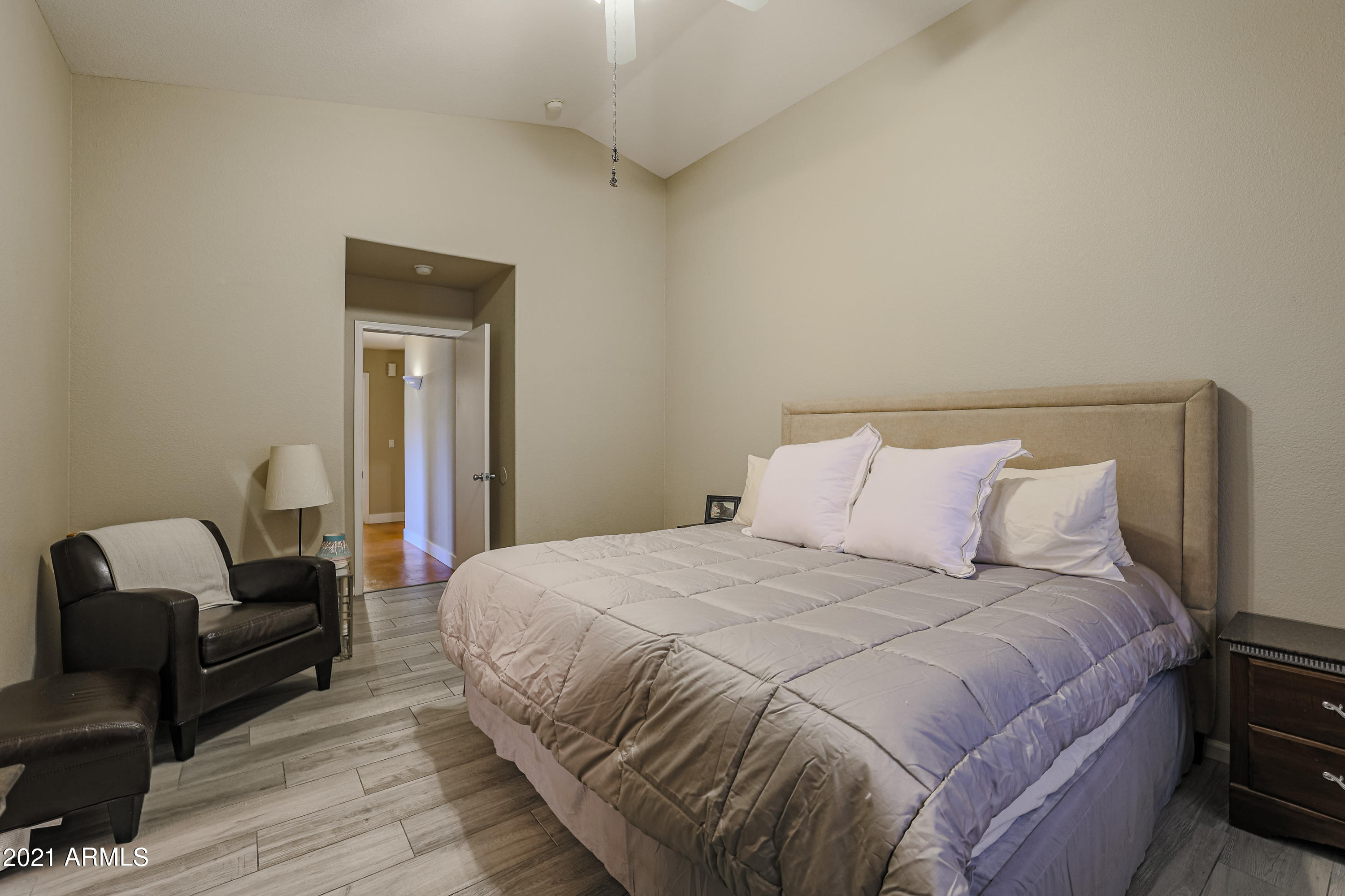 1350 East Shangri La Road Phoenix, AZ 85020 - Photo 25 of 33 B (22)