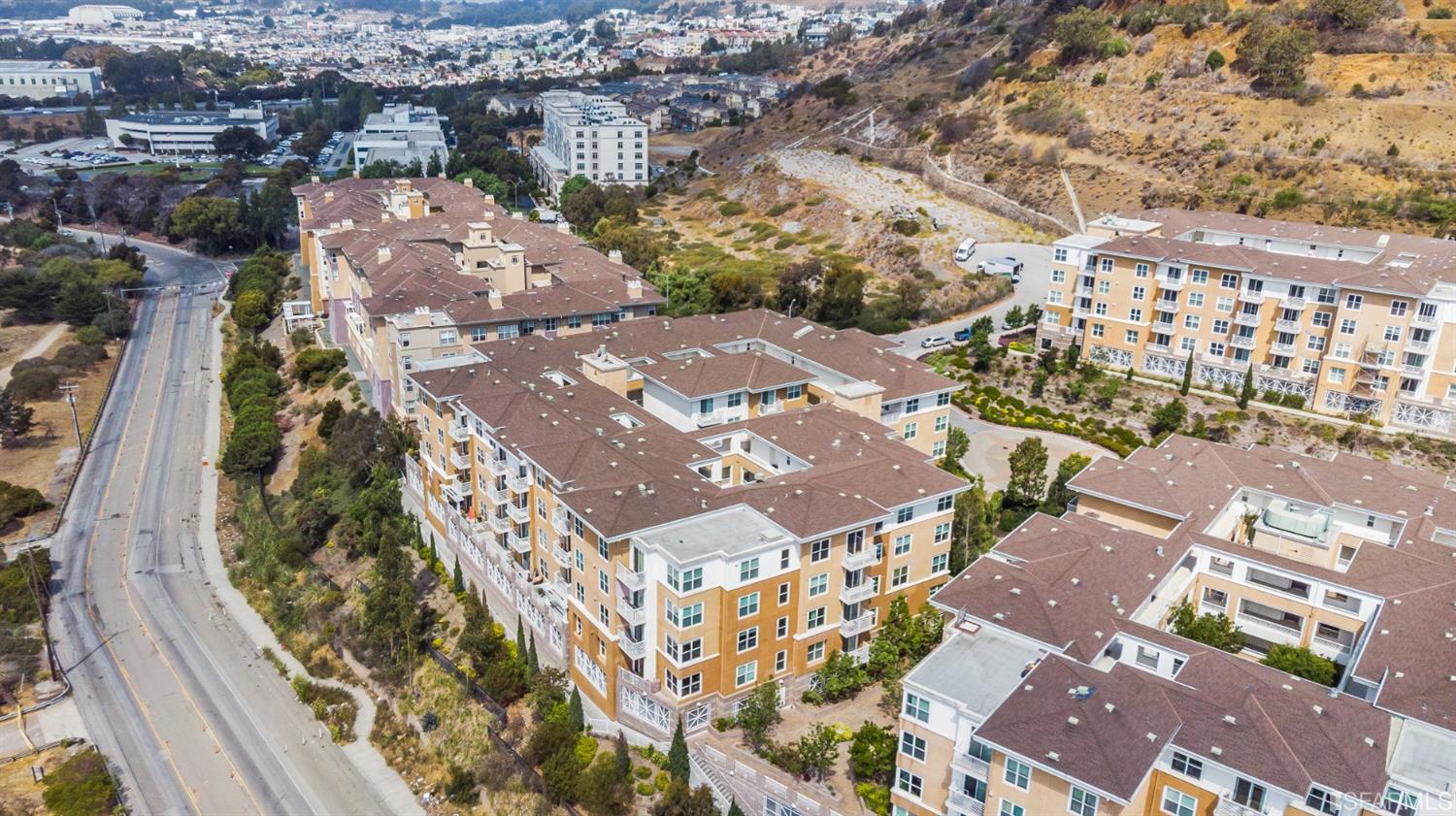 301 Crescent Court, Unit 3117 San Francisco, CA 94134 - Photo 25 of 34 an aerial view of city