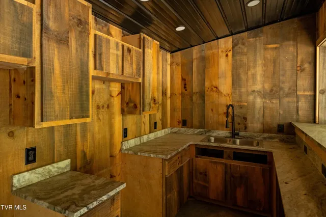 $595,000 | 268 A Moreland Drive, Butler, TN 37640