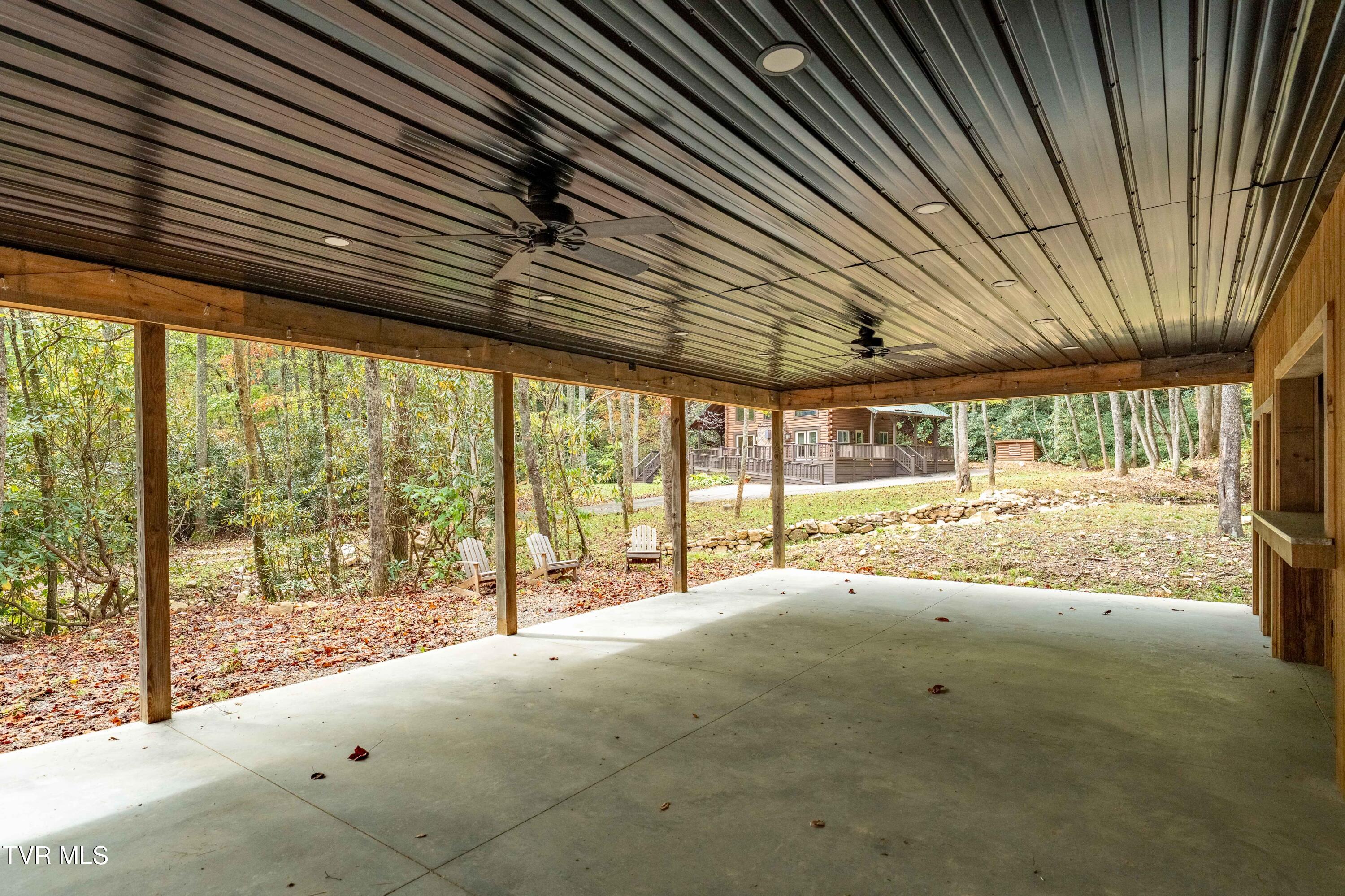 268 A Moreland Drive Butler, TN 37640 - Photo 36 of 65 268 Moreland Dr (33 of 65)