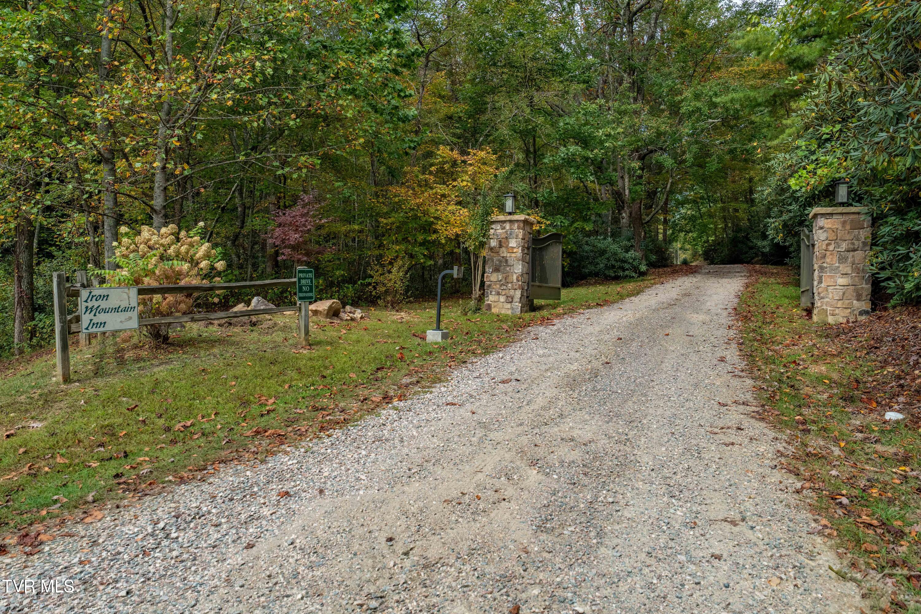268 A Moreland Drive Butler, TN 37640 - Photo 5 of 65 268 Moreland Dr (41 of 65)