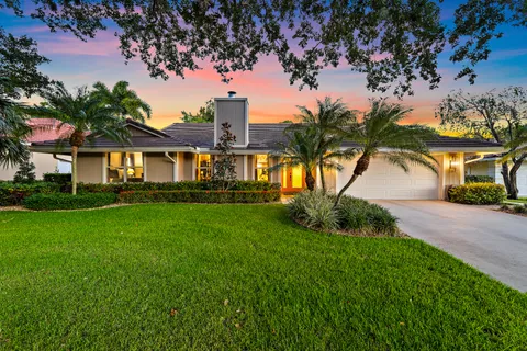 $1,200,000 | 10 Bentwood Road, Palm Beach Gardens, FL 33418