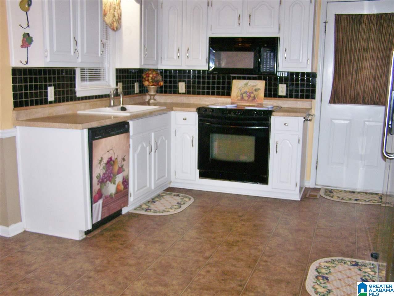 1006 Comanche Trail Anniston, AL 36206 - Photo 10 of 44