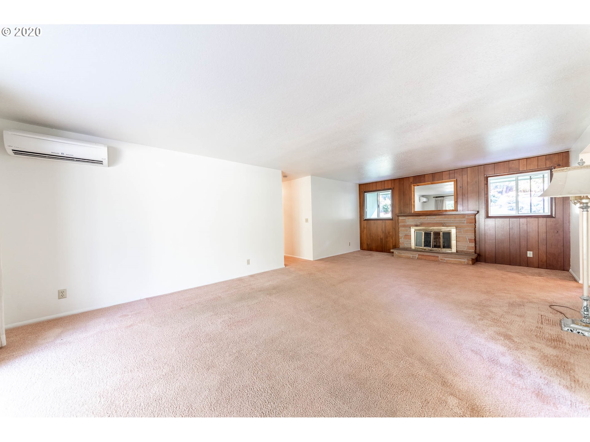 41003 Deerhorn Road Springfield, OR 97478 - Photo 4 of 31 Gallery Image 4