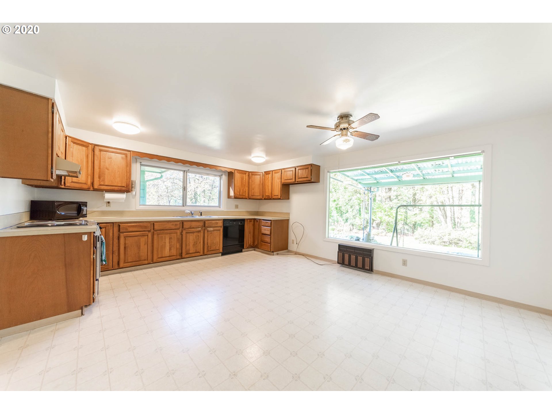 41003 Deerhorn Road Springfield, OR 97478 - Photo 7 of 31 Gallery Image 7