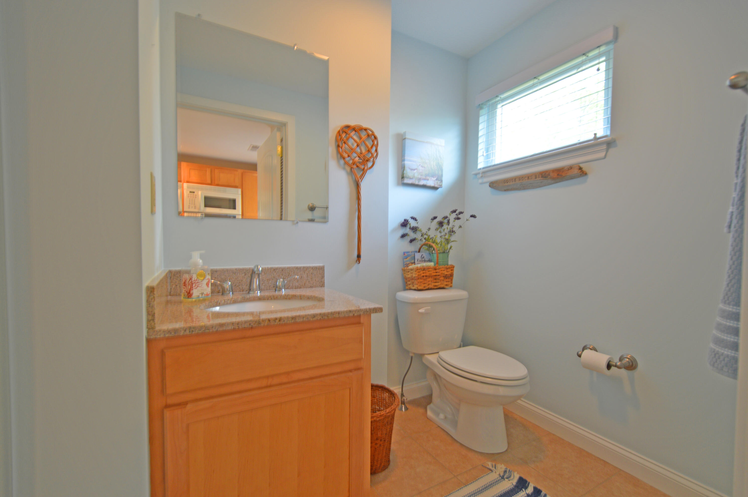 272 Mills Road, Unit 7H Kennebunkport, ME 04046 - Photo 14 of 17 7h_halfbath