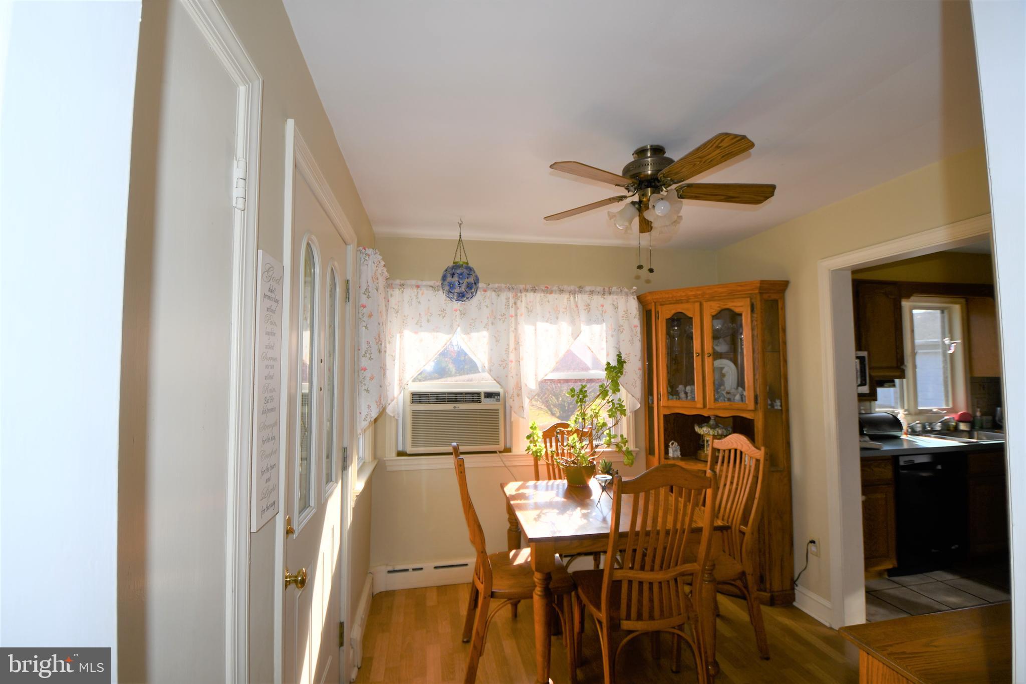 3033 Windy Bush Road New Hope, PA 18938 - Photo 12 of 39 Dinning area