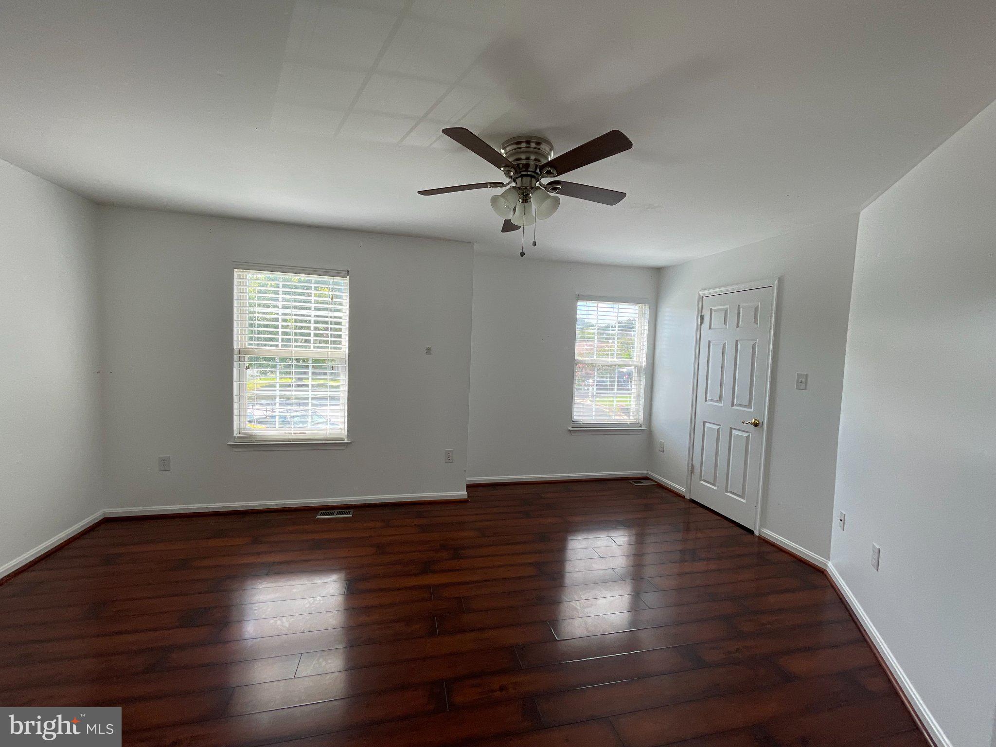 14319 Raddock Court Woodbridge, VA 22193 - Photo 4 of 12 Primary room main level